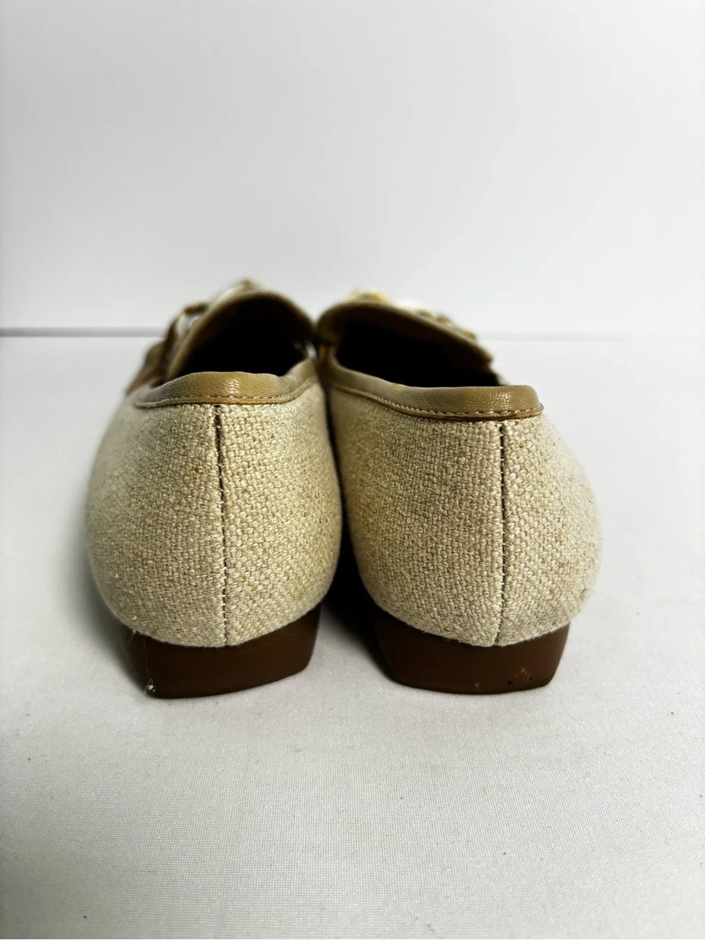 VANELi Womens 8M Beige Linen Loafers Tortoise Chain Pointed Toe Flats